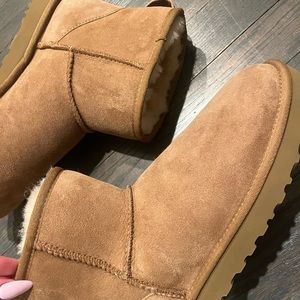 BRAND NEW UGG MINIS